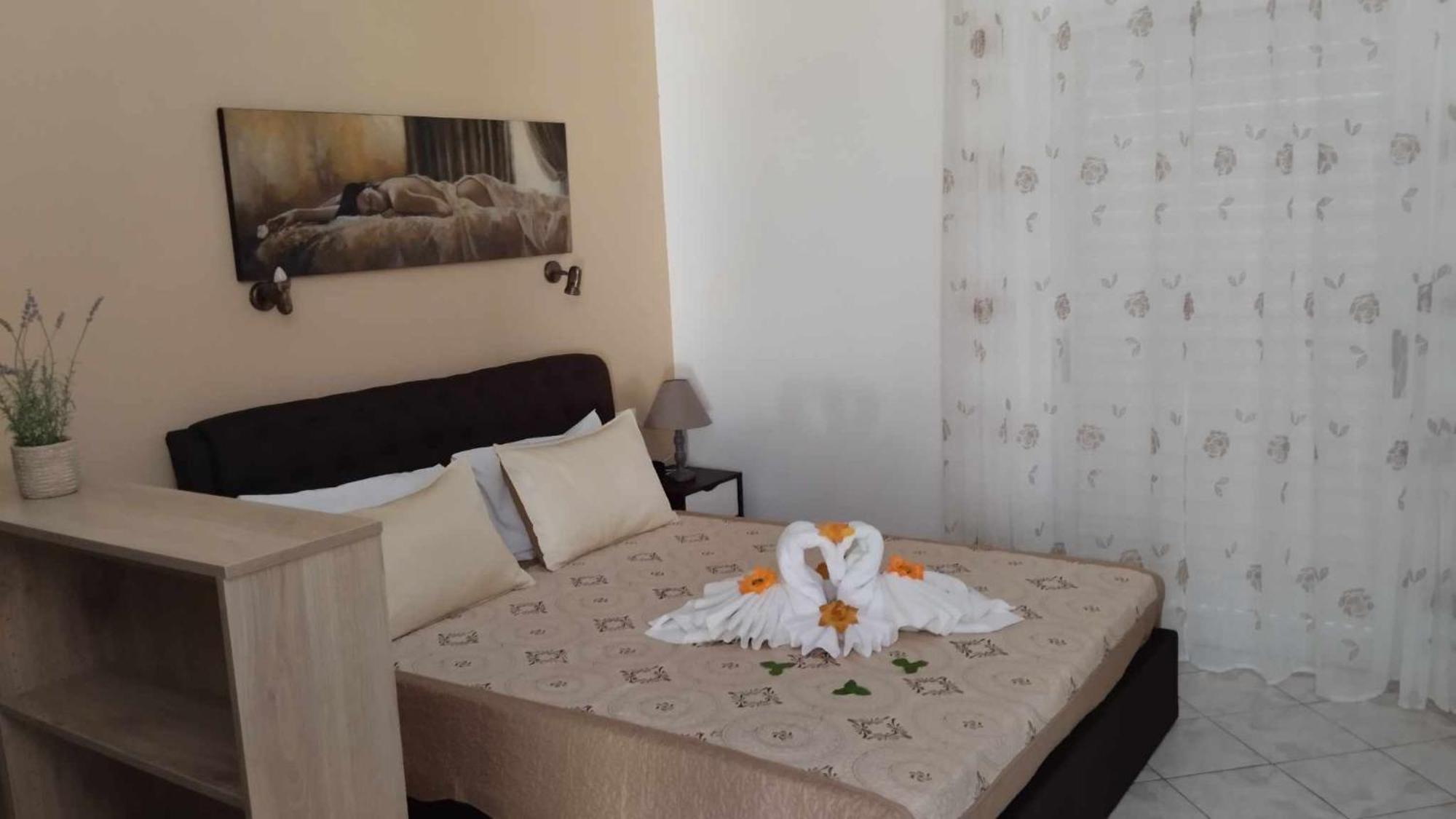 Golden Sun Apartments 罗达奇诺 外观 照片